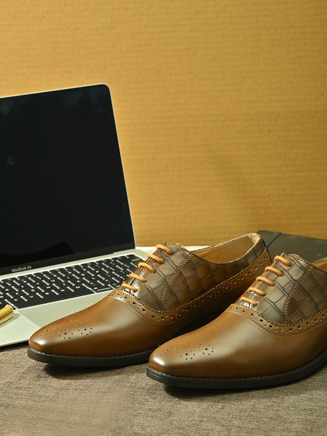 San Frissco Men Tan Solid Formal Oxfords