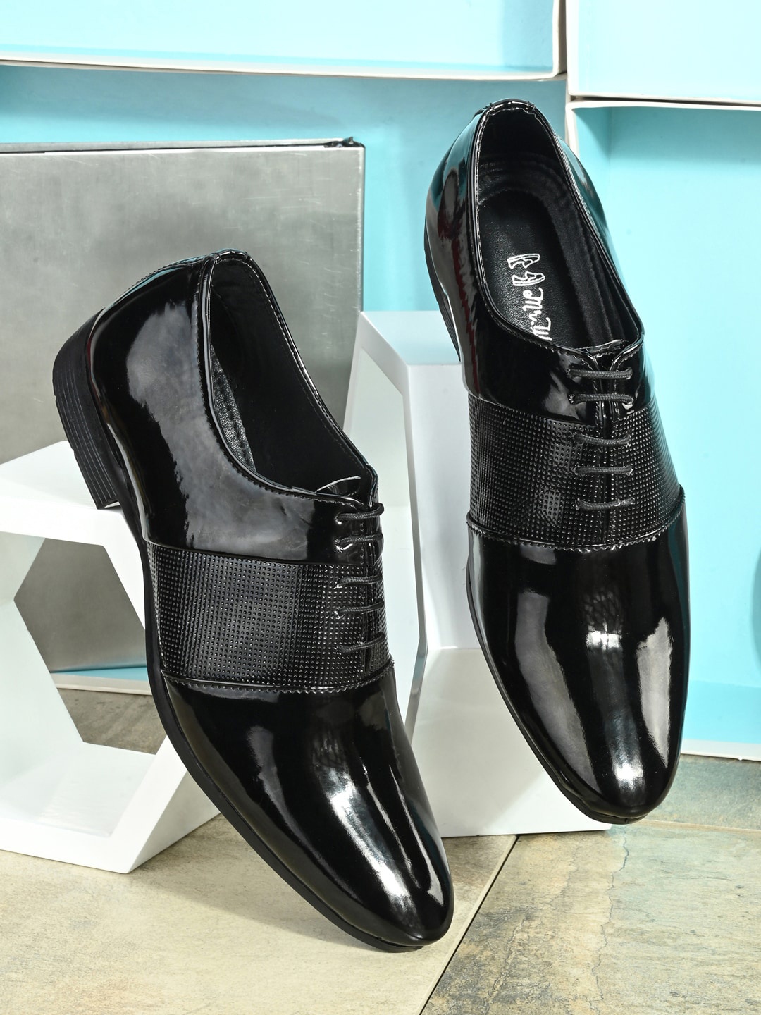 

mr.wonker Men Black Solid Formal Oxfords