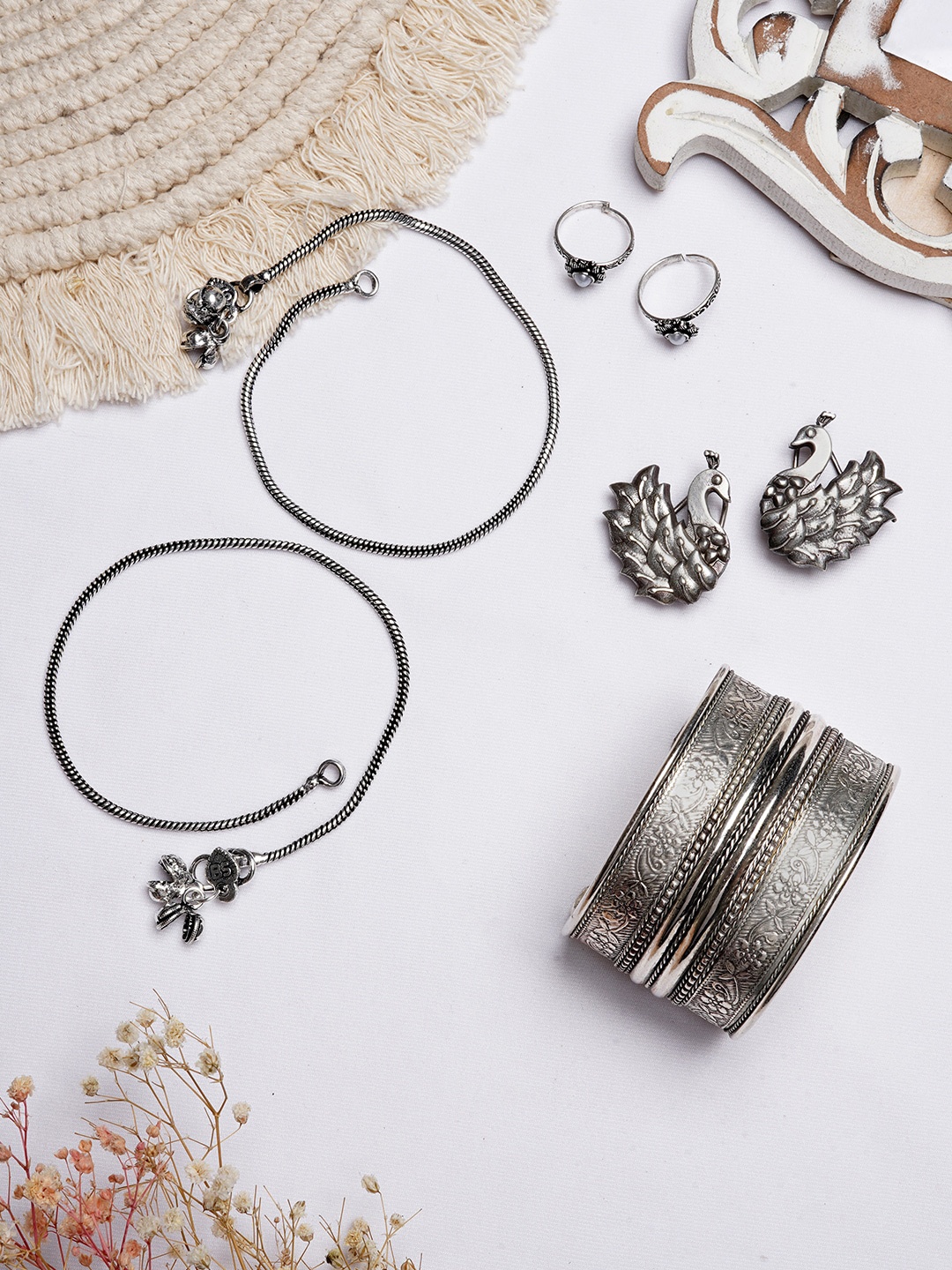 

TEEJH Woman Ratnavali Silver Oxidised Jewellery Gift Set