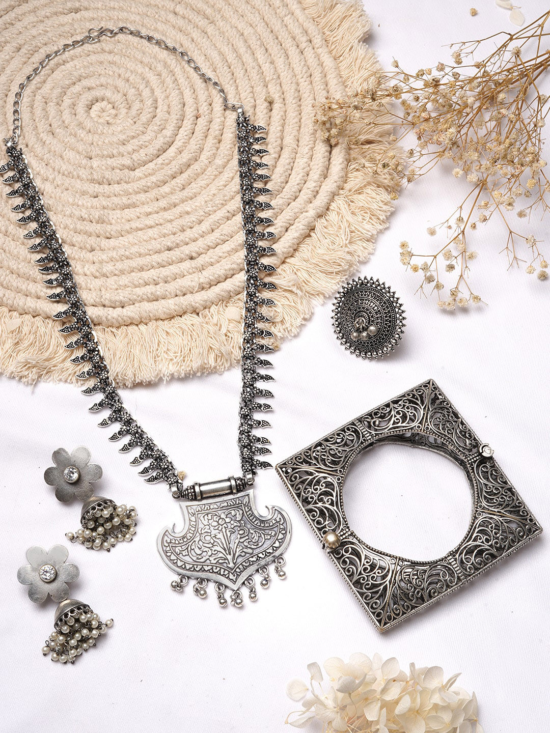 

TEEJH Oxidised Silver-Toned Makshi Jewellery Set