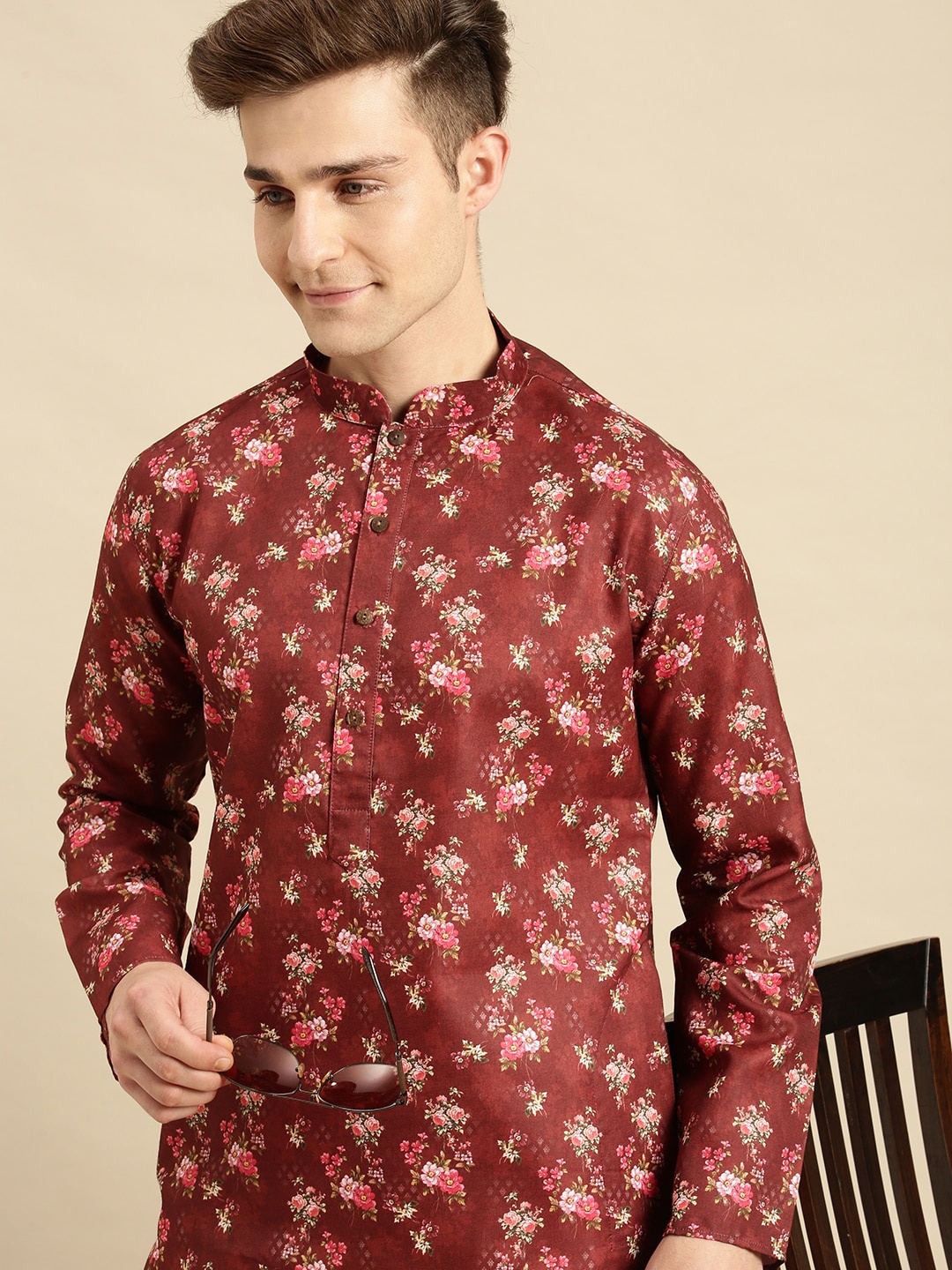 

Sanwara Men Red Floral Printed Kurta with Churidar