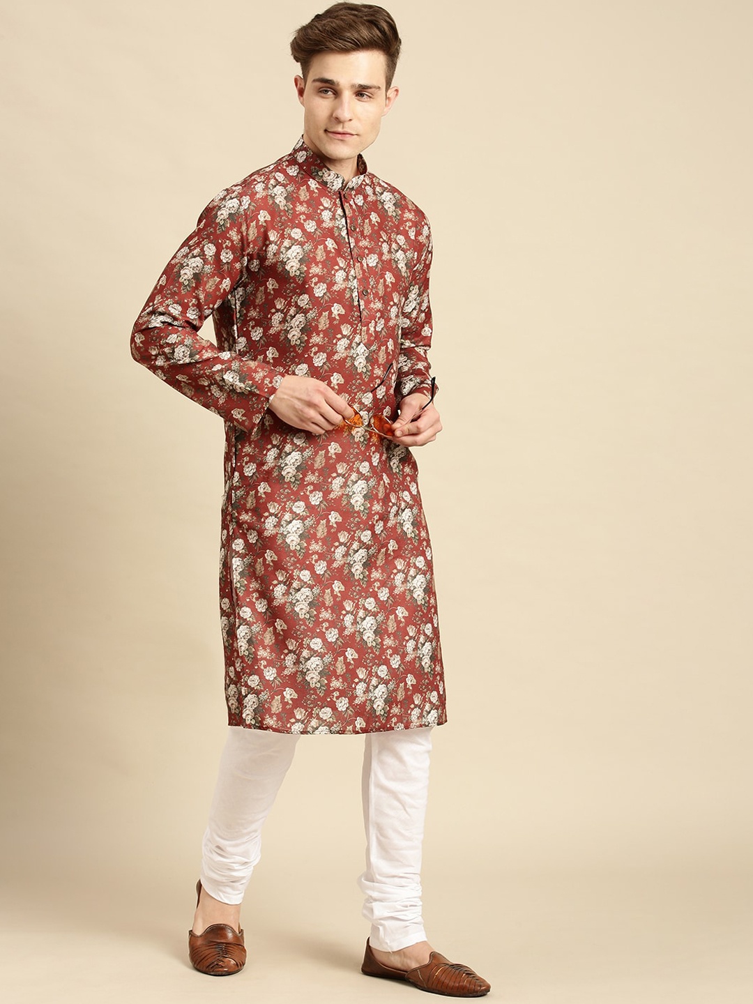 

Sanwara Men Red Floral Printed Kurta with Pyjamas