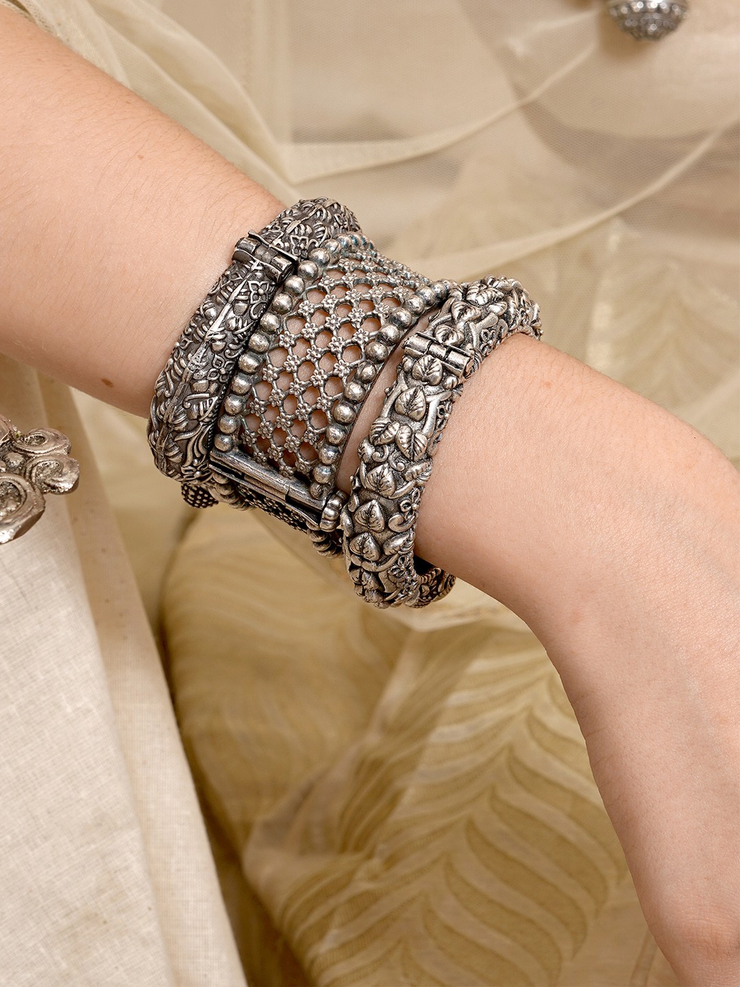 

TEEJH Women Silver-Toned Brass Set Of 3 Oxidised Bangle-Style Bracelet
