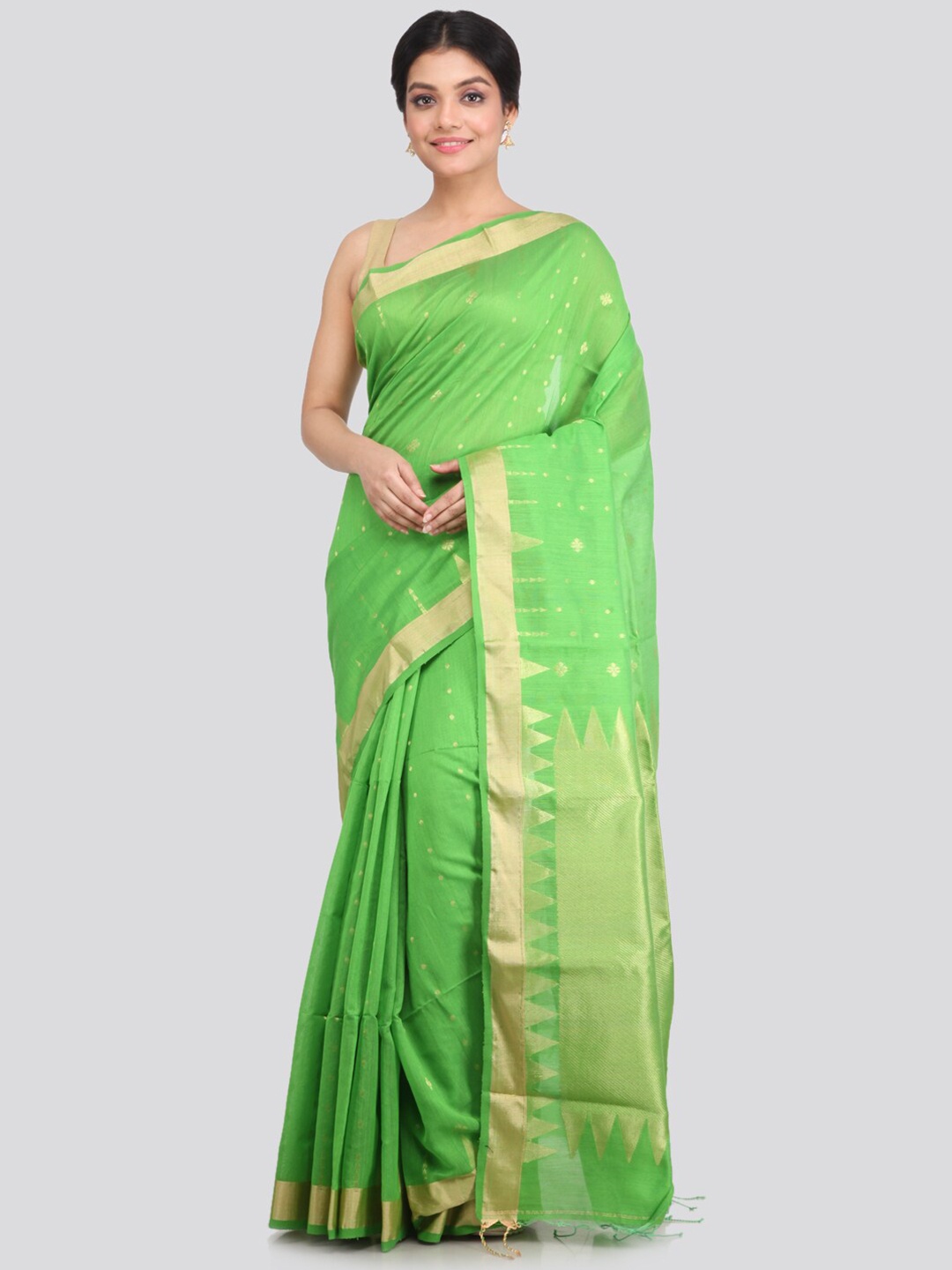 

PinkLoom Green & Gold-Toned Floral Saree