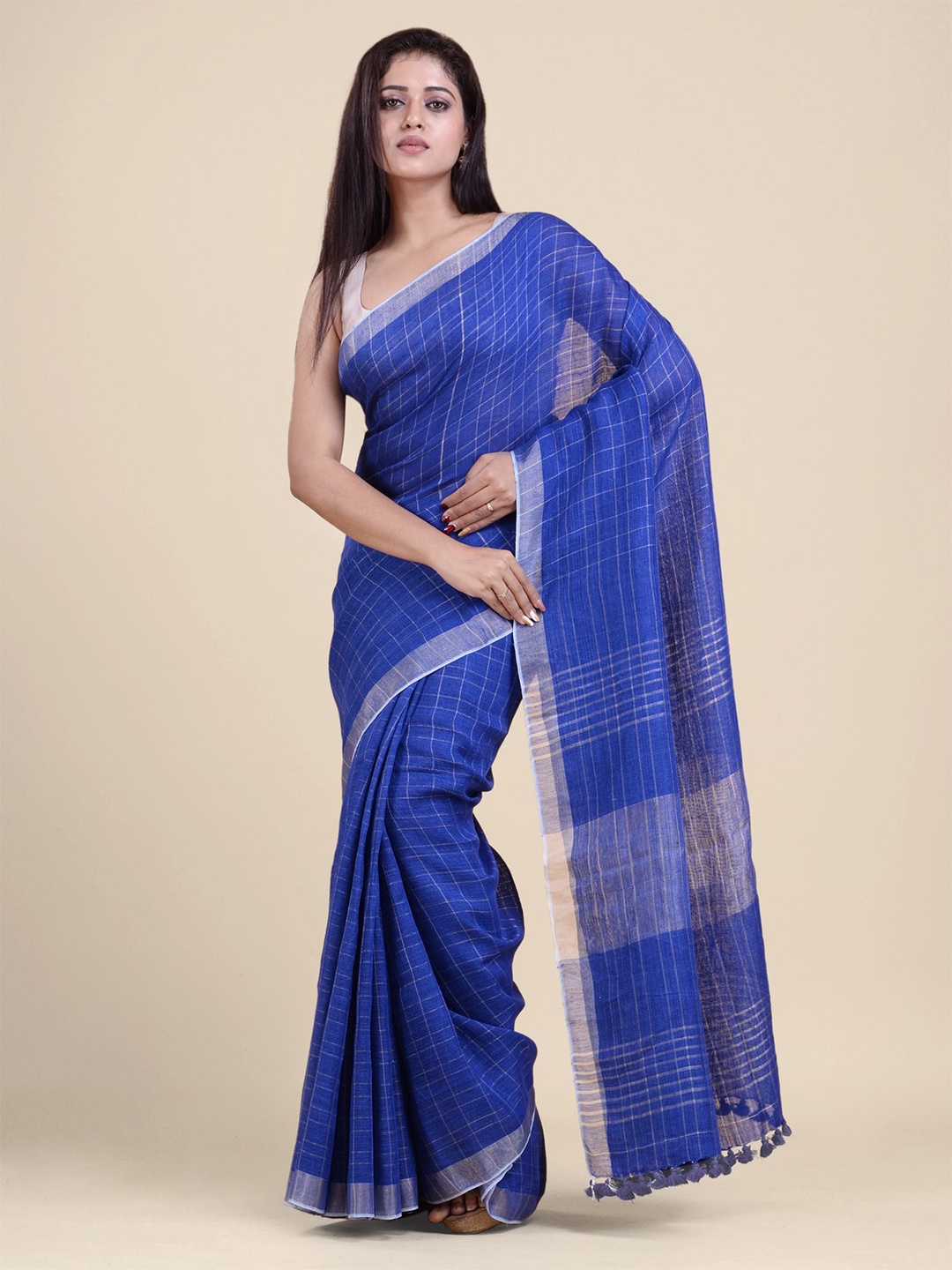 

Charukriti Beige & Blue Checked Pure Linen Saree