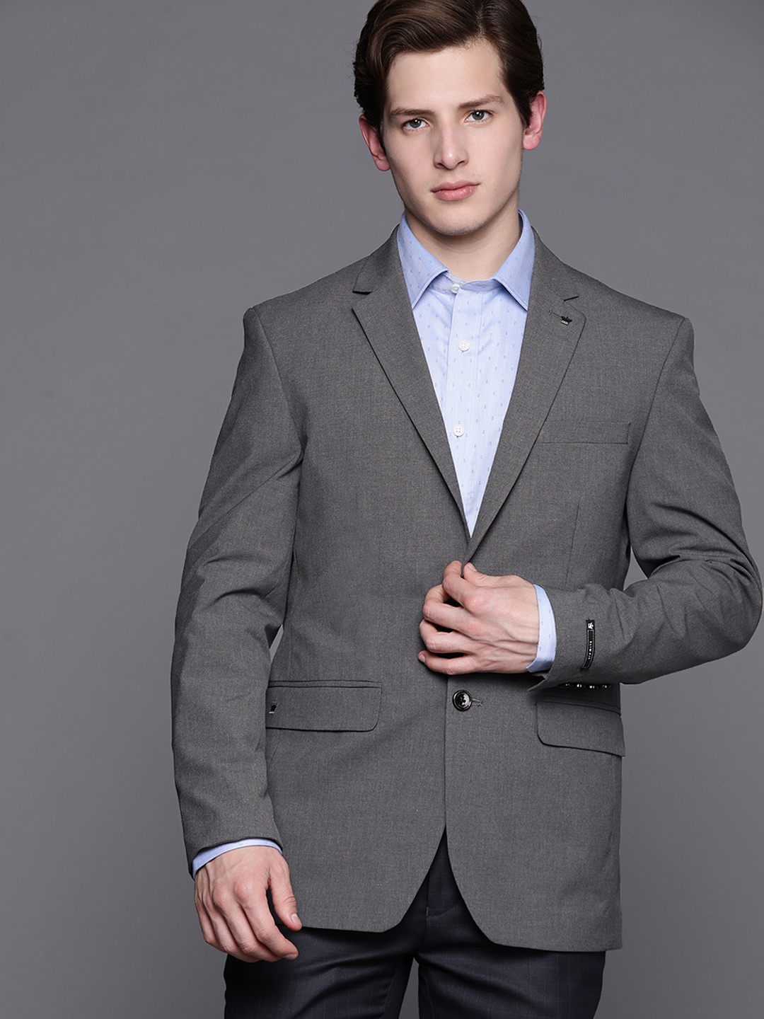 

Louis Philippe Men Charcoal Grey Slim Fit Solid Single-Breasted Formal Blazer
