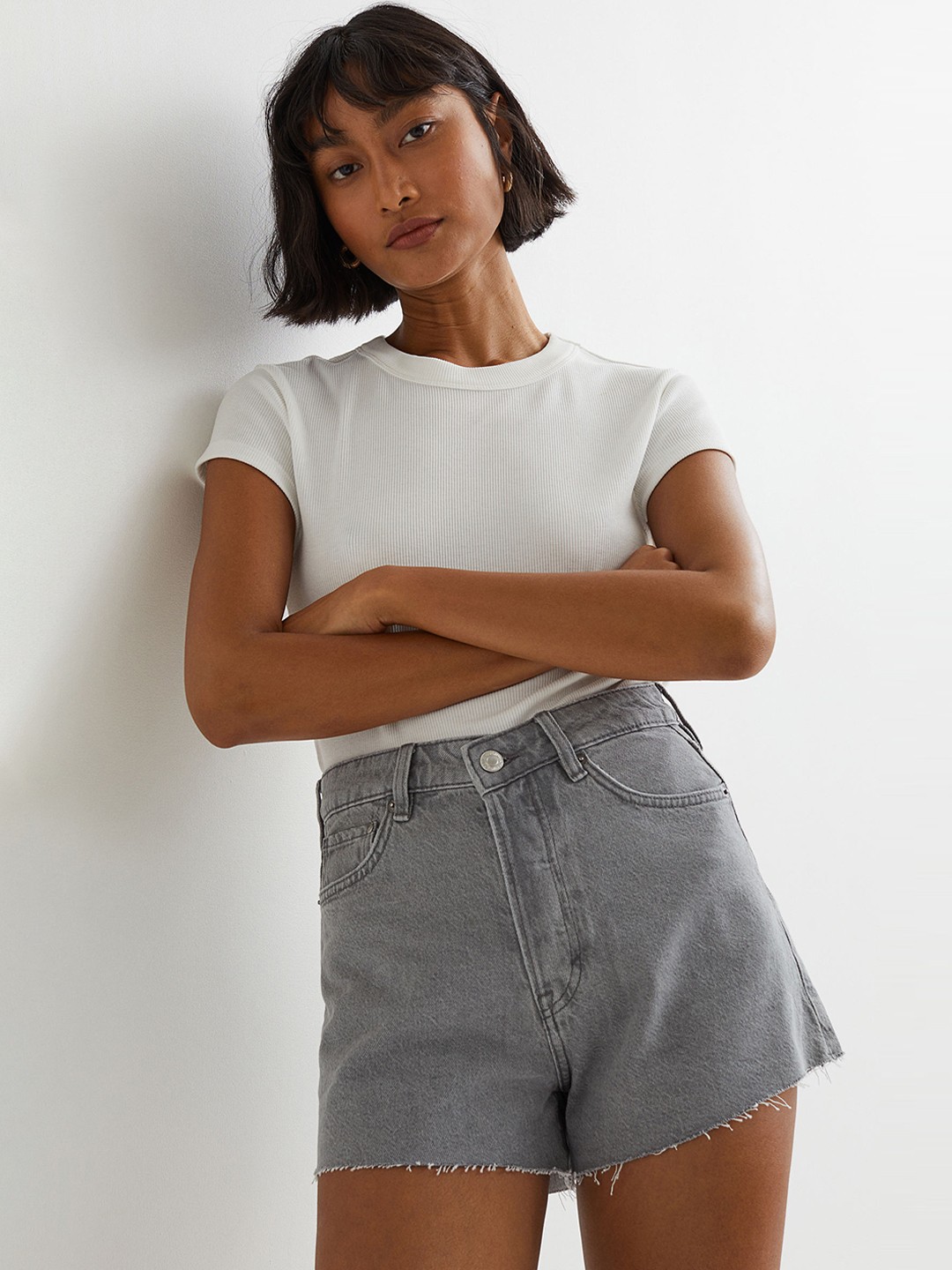

H&M Women Grey Curvy Fit Vintage Jeans Shorts