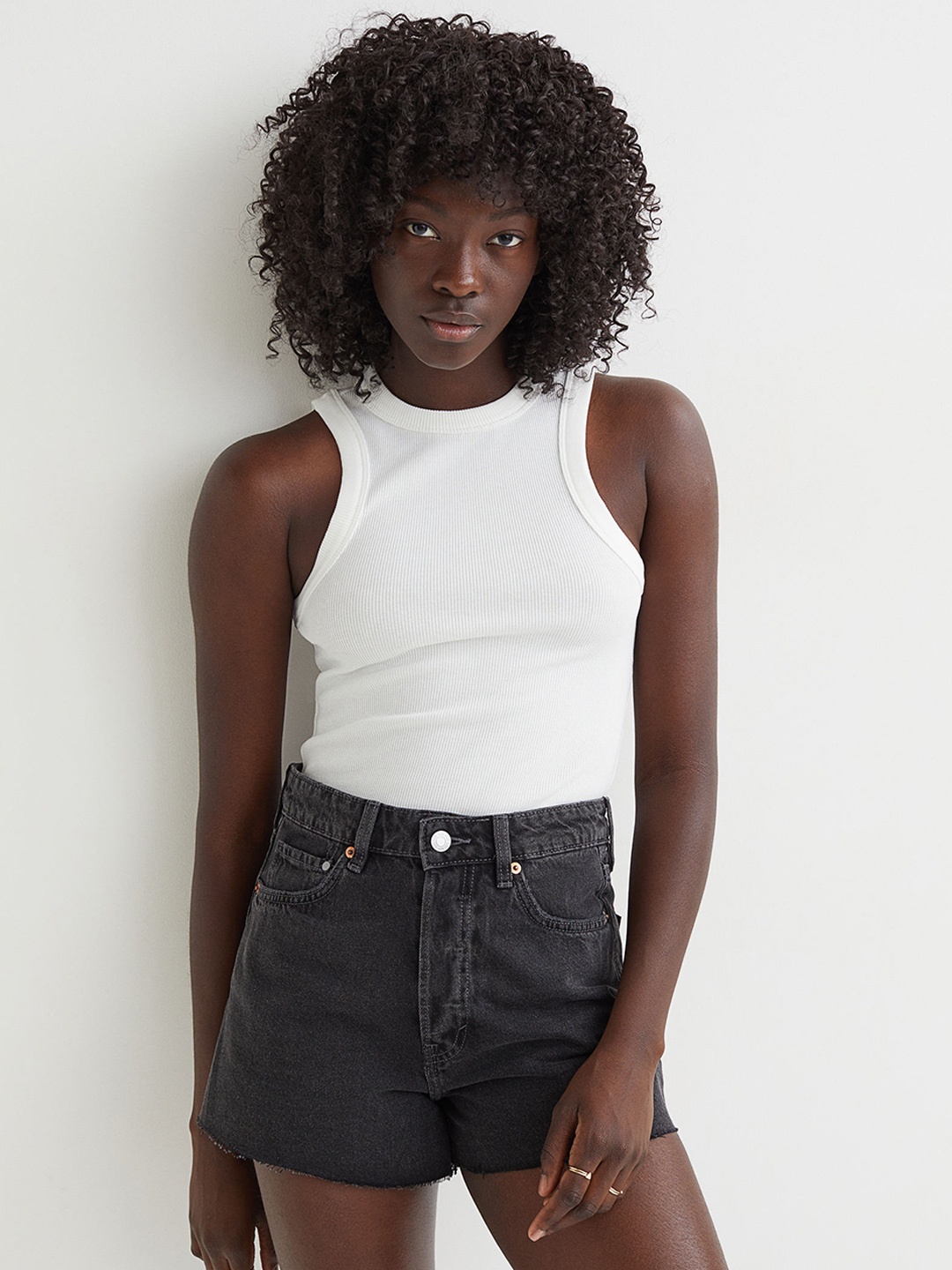 

H&M Women Black Curvy Fit Vintage Jeans Shorts