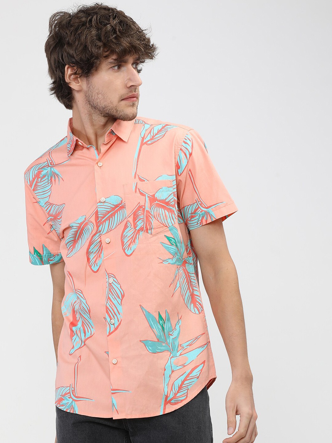 

HIGHLANDER Men Peach-Coloured Slim Fit Floral Printed Casual Shirt