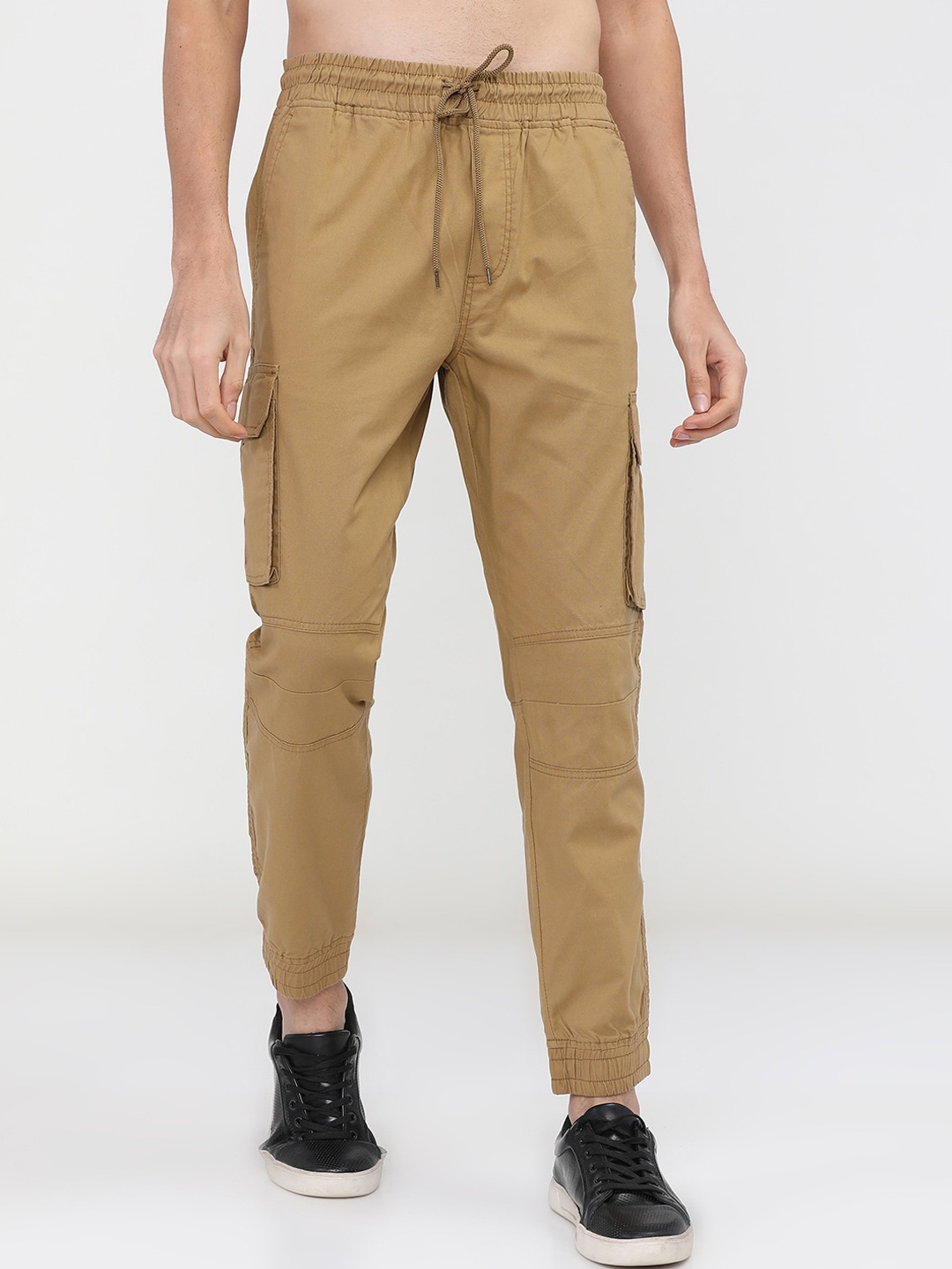 

HIGHLANDER Men Beige Cargos Trousers