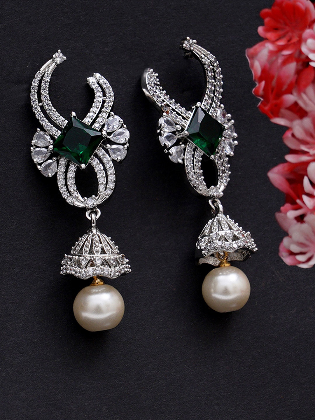 

KARATCART Green Classic Drop Earrings