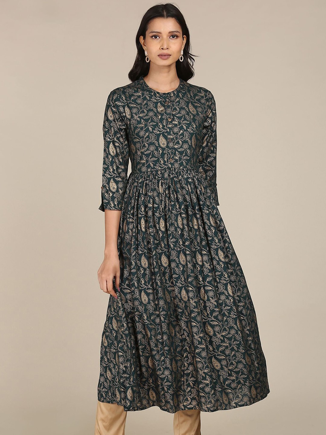 

Karigari Women Green Printed Cold-Shoulder Sleeves Mirror Work Kurta