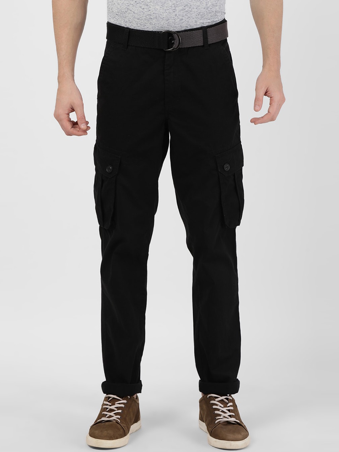 

t-base Men Black Solid Tapered Fit Cargo Trousers