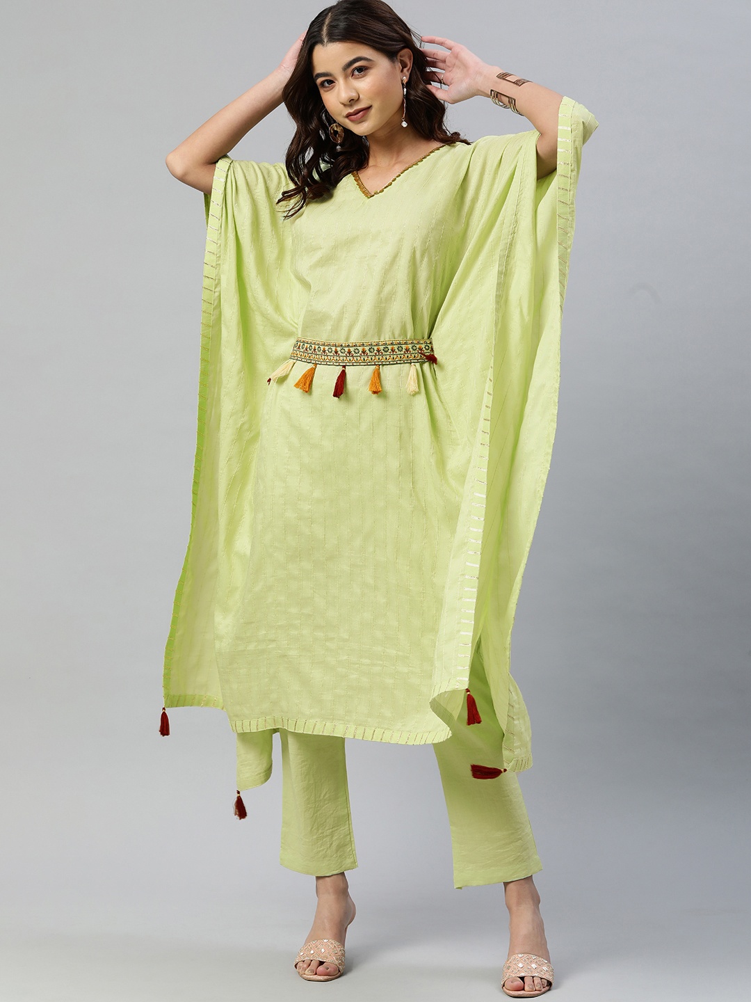 

SheWill Women Sea Green Ethnic Motifs Embroidered Silk Chiffon Kurta with Trousers