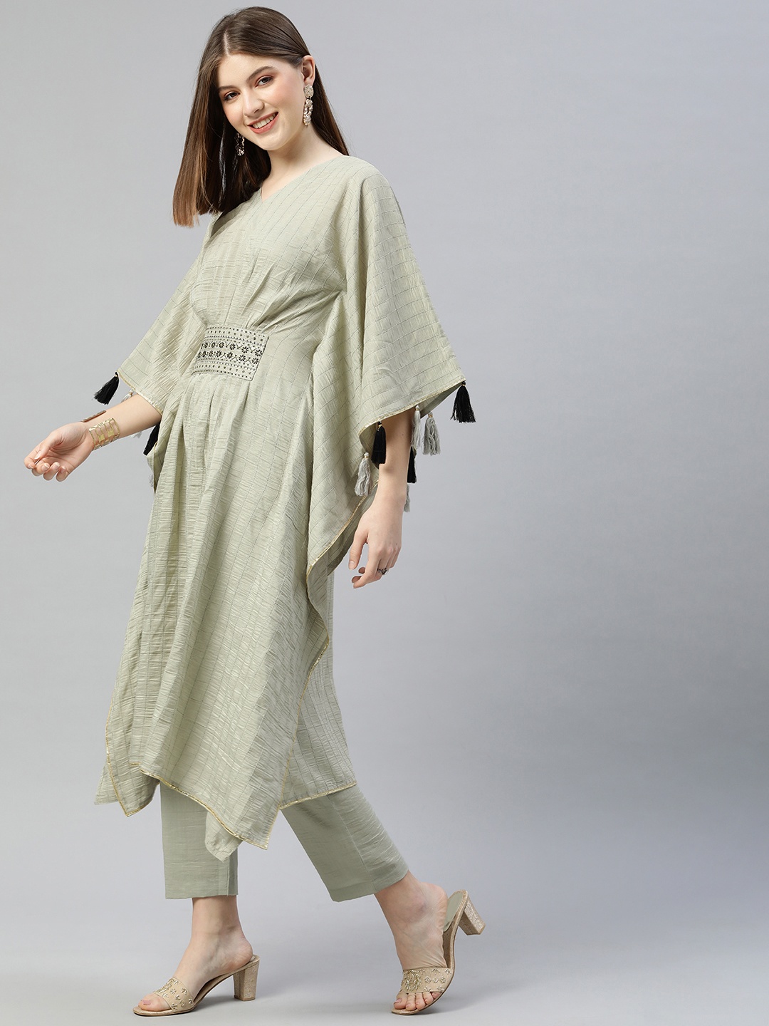 

SheWill Women Grey Ethnic Motifs Embroidered Silk Chiffon Kurta with Trousers