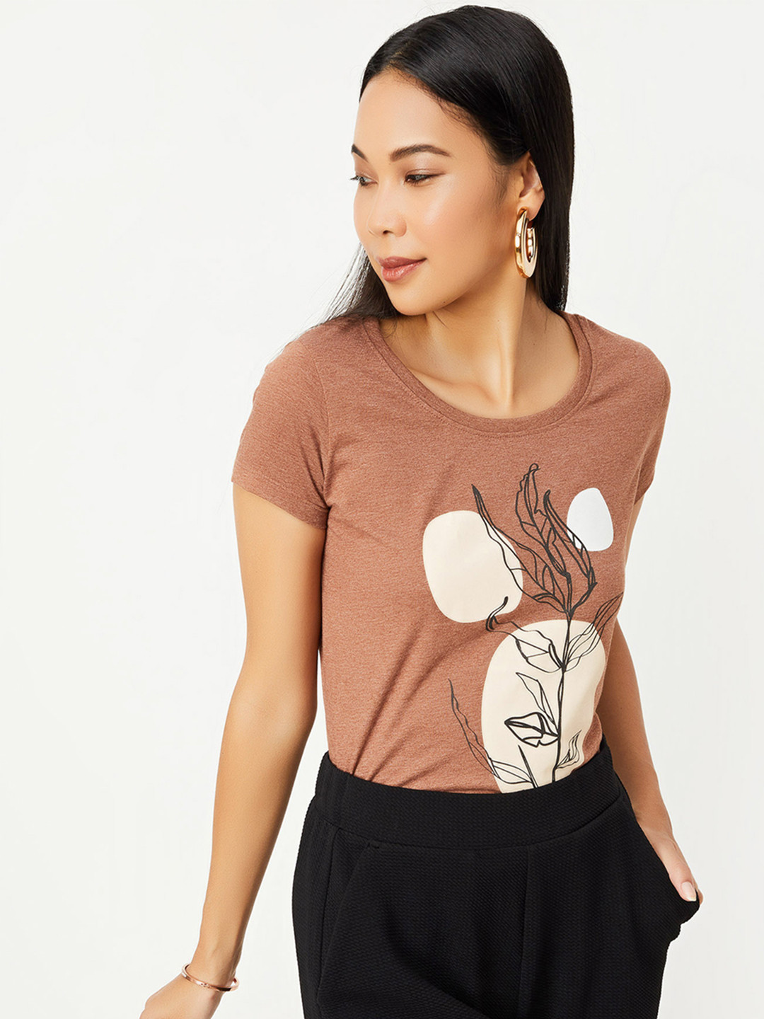 

max Women Brown Printed Extended Sleeves T-shirt