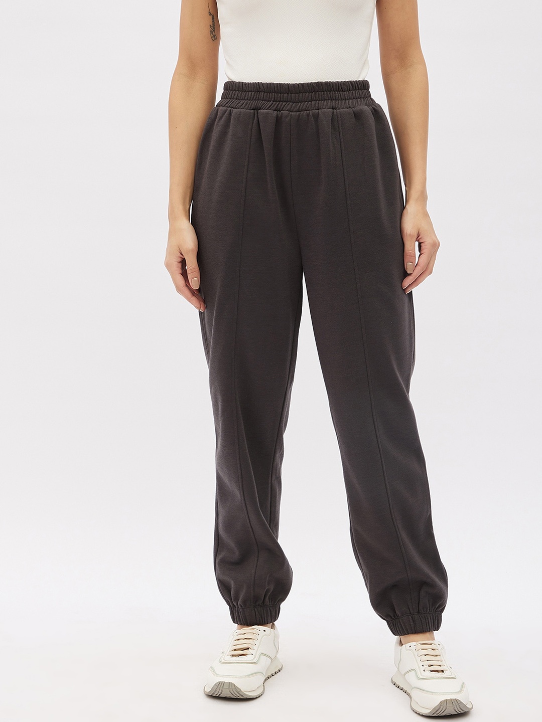 

Harpa Women Charcoal Grey Solid Joggers