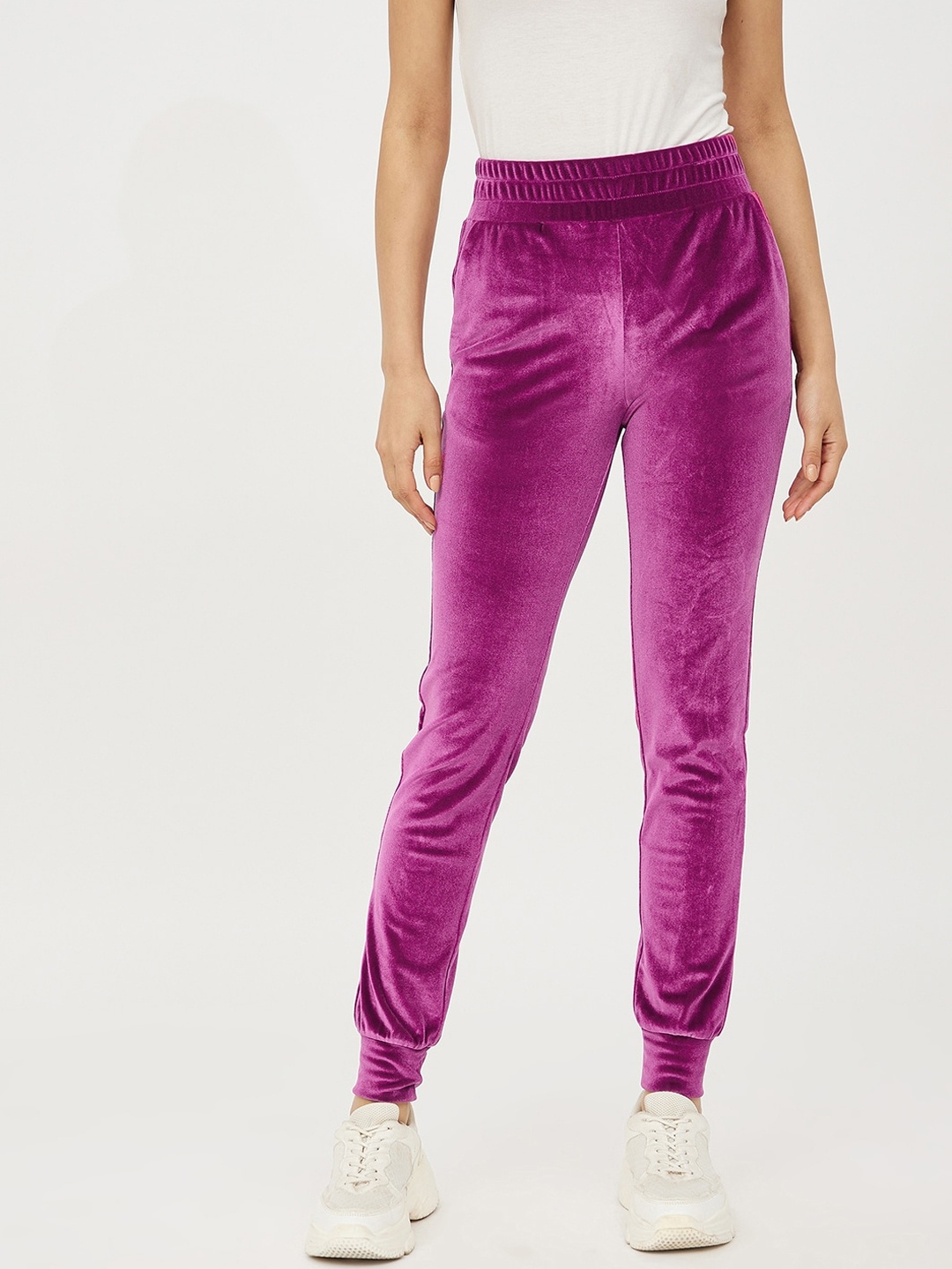 

Harpa Women Pink Solid Velvet Joggers