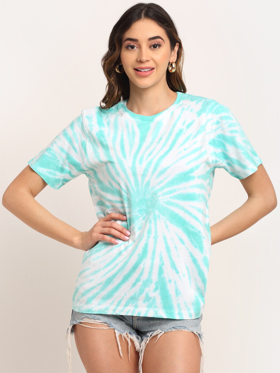 

Ennoble Women Green & White Tie and Dye Dyed Loose T-shirt
