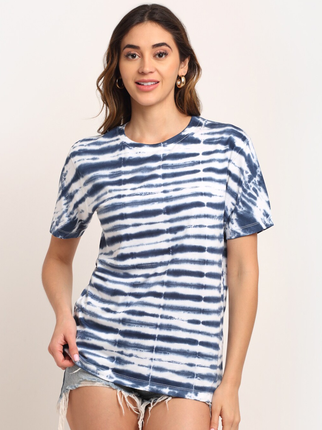 

Ennoble Women Blue Striped Henley Neck Pockets Loose T-shirt