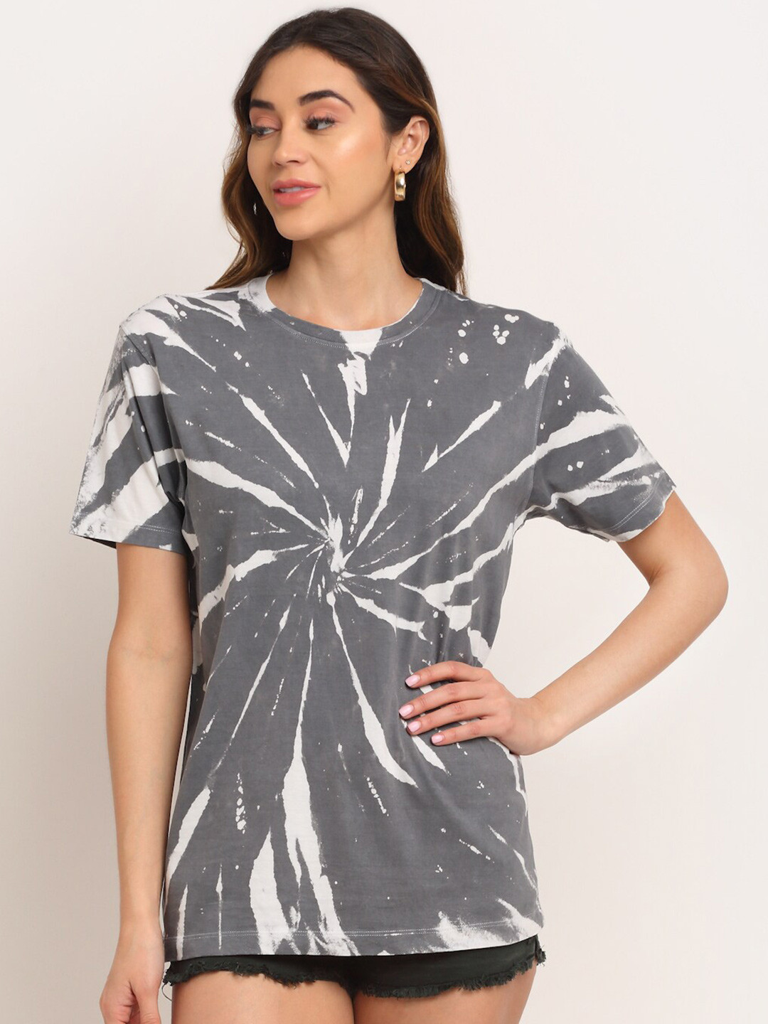

Ennoble Women Grey & White Dyed Raw Edge Loose T-shirt