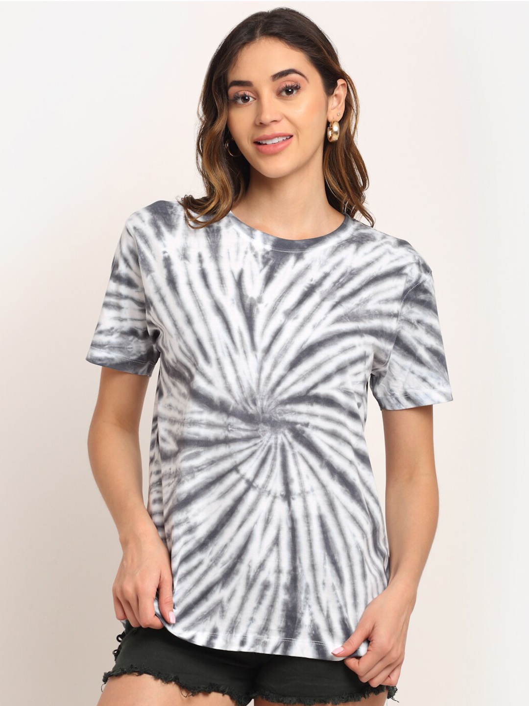 

Ennoble Women Grey & White Tie and Dye Loose Pure Cotton T-shirt