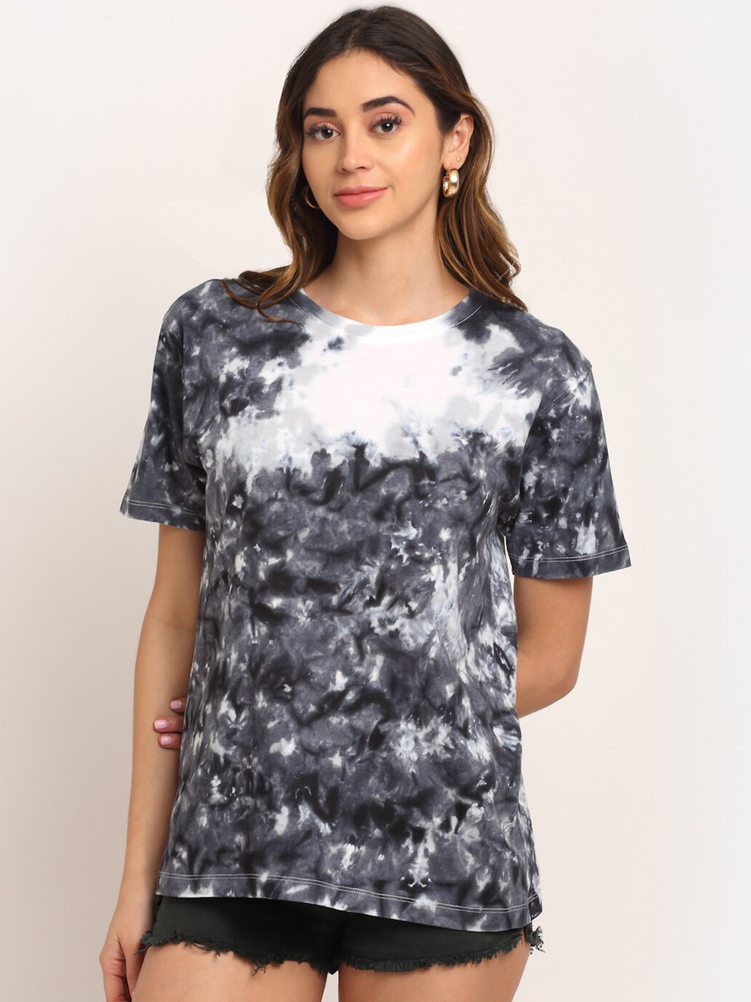 

Ennoble Women Black & White Tie and Dye Loose Pure Cotton T-shirt