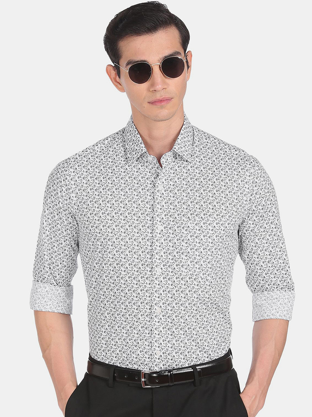 

Arrow Sport Men White & Purple Floral Printed Casual Shirt