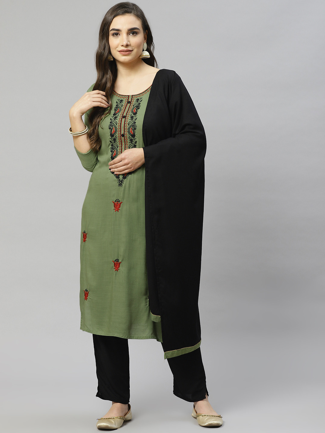 

HIGHLIGHT FASHION EXPORT Women Green Floral Embroidered Kurta with Trousers & With Dupatta