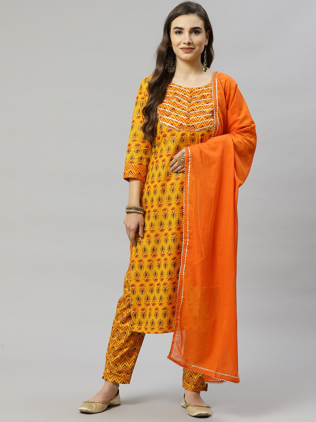

HIGHLIGHT FASHION EXPORT Women Mustard Yellow Printed Gotta Patti Kurta with Trousers & With Dupatta