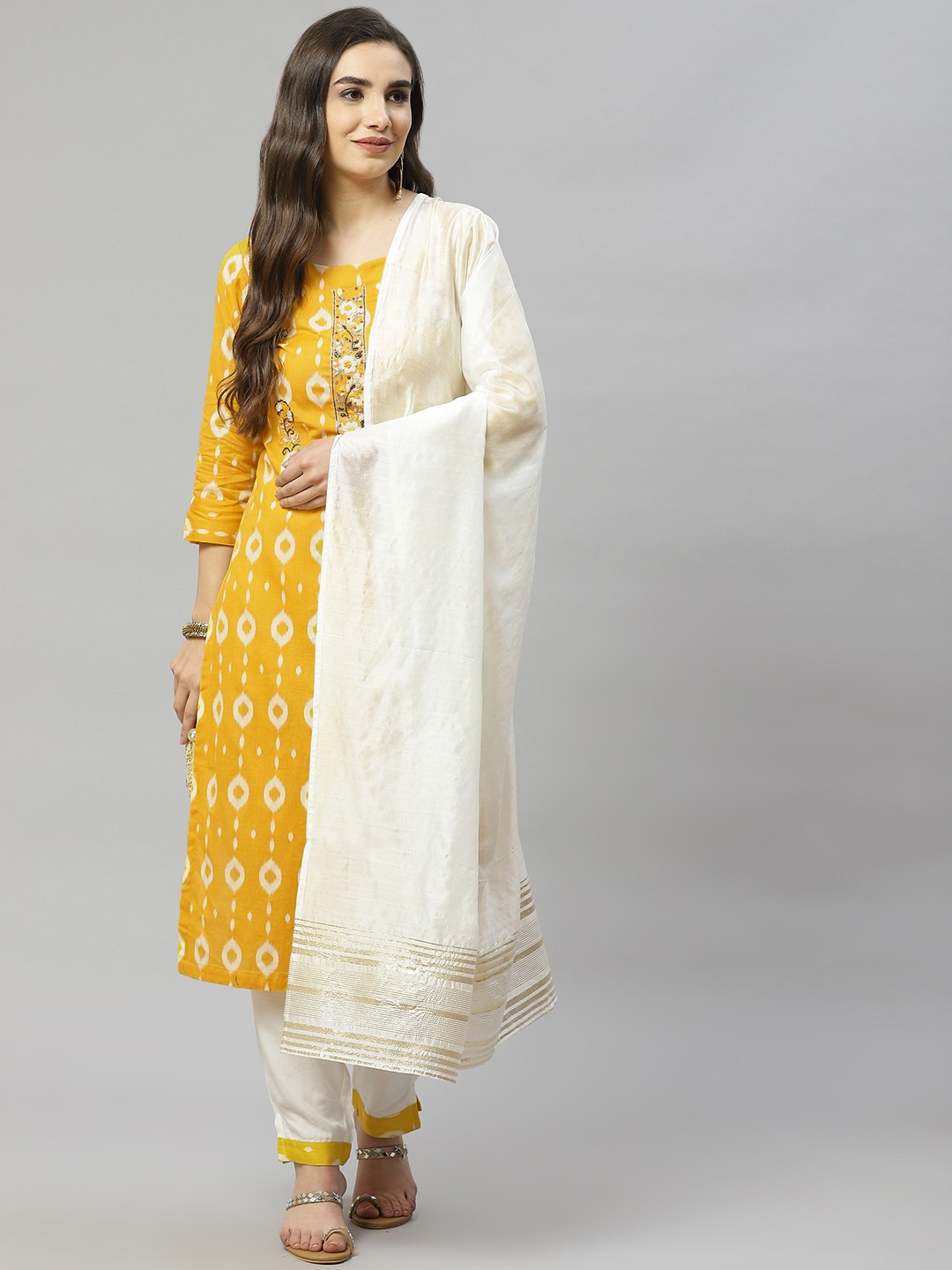 

HIGHLIGHT FASHION EXPORT Women Yellow Printed Zardozi Kurta with Trousers & With Dupatta