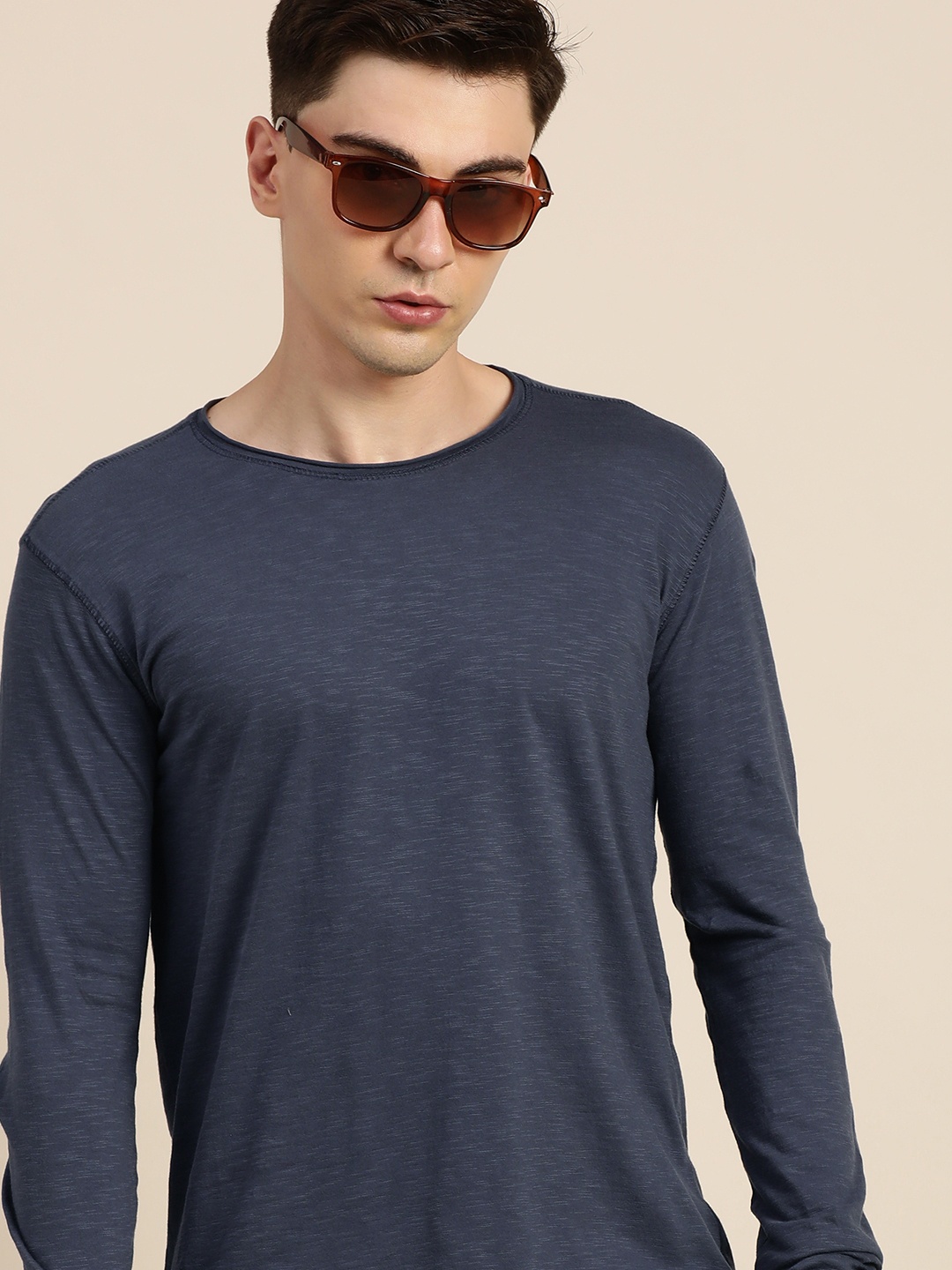 

Difference of Opinion Men Navy Pure Cotton Solid T-shirt, Navy blue