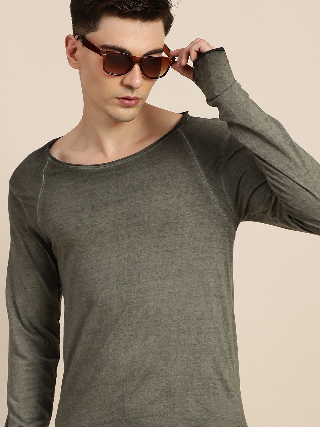

Difference of Opinion Men Olive Green Pure Cotton Dyed T-shirt
