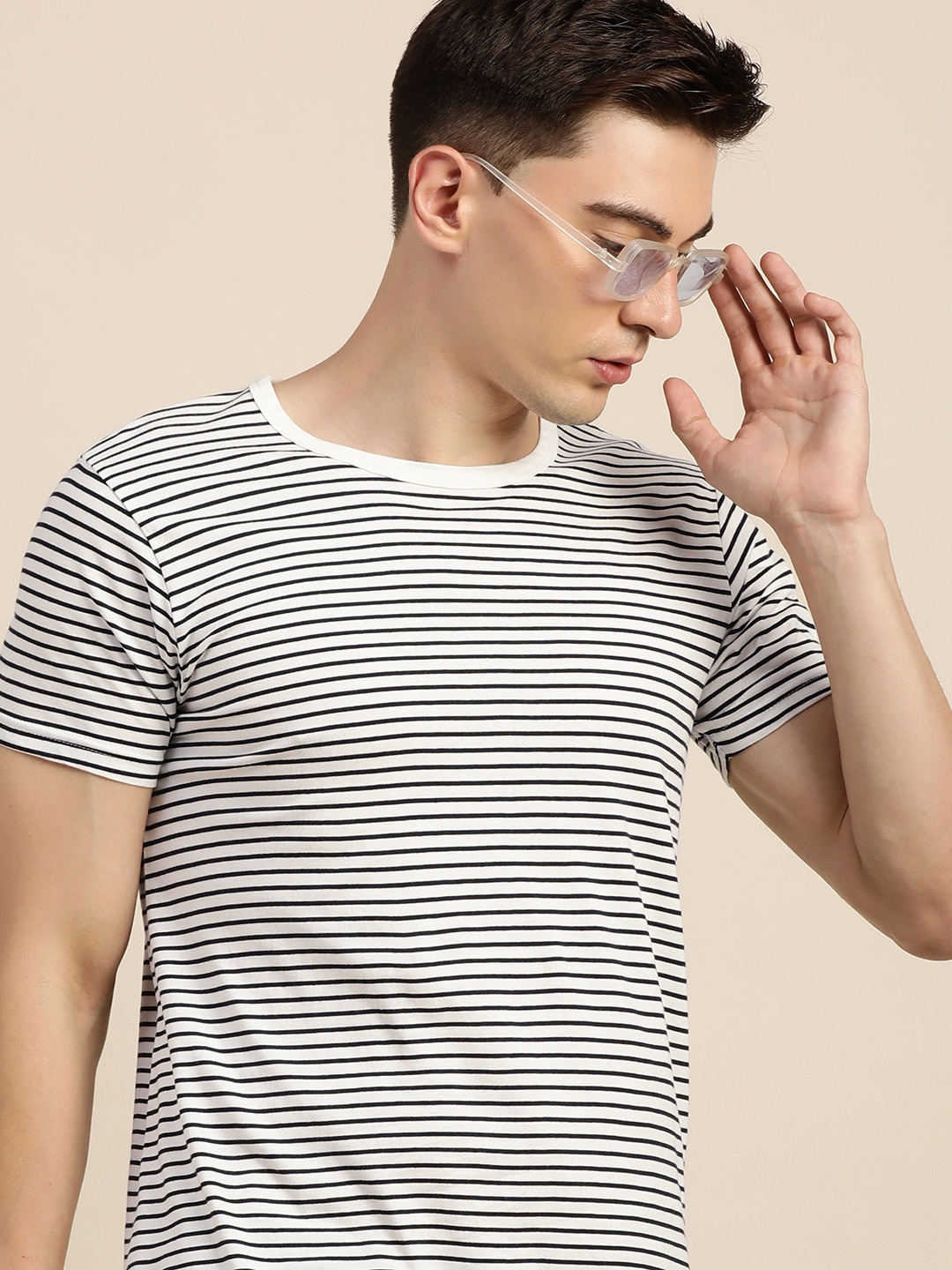 

Difference of Opinion Men White & Black Pure Cotton Striped T-shirt