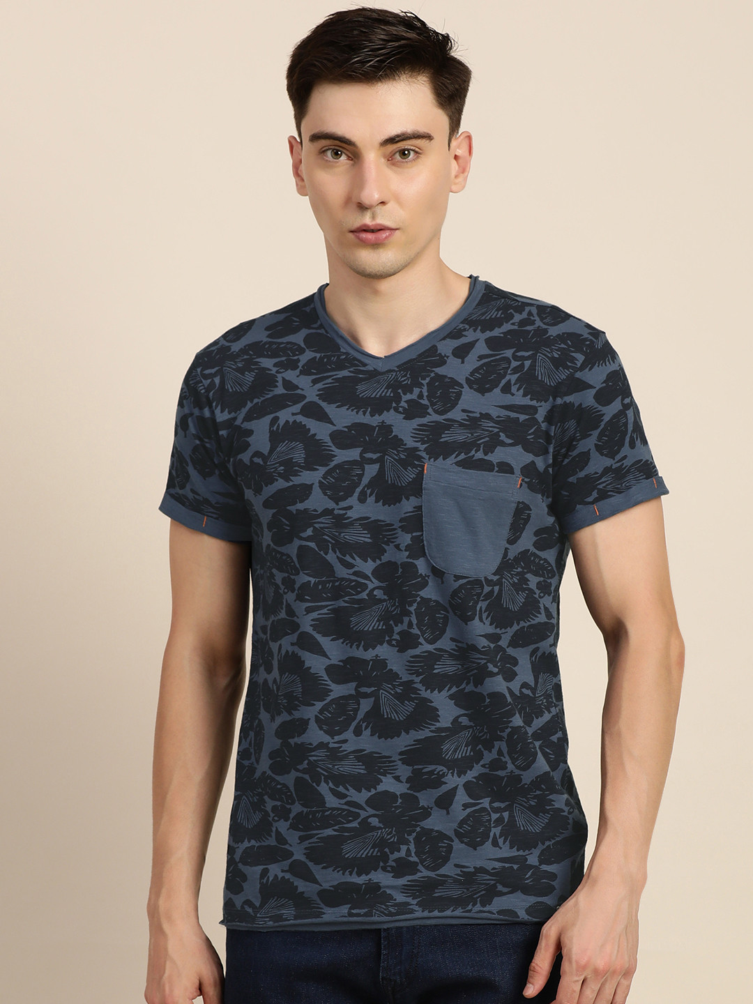 

Difference of Opinion Men Blue Pure Cotton Printed T-shirt