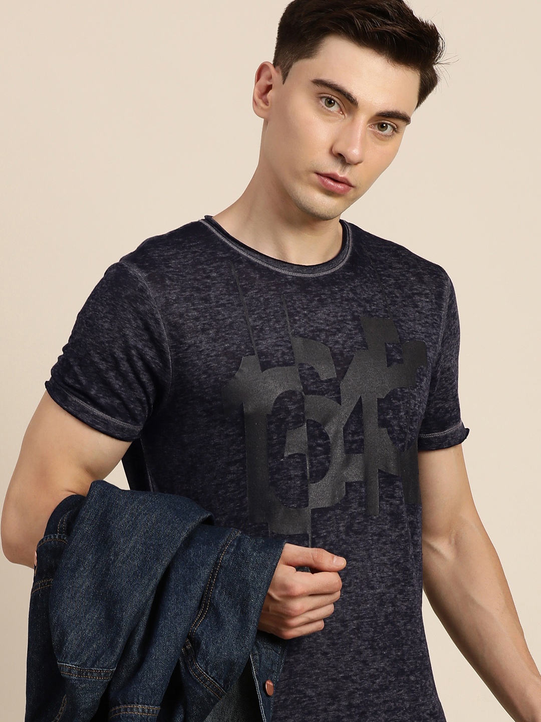

Difference of Opinion Men Navy Blue Printed T-shirt