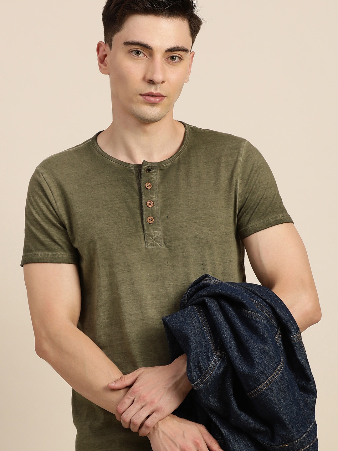 

Difference of Opinion Men Olive Green Pure Cotton Henley Neck T-shirt