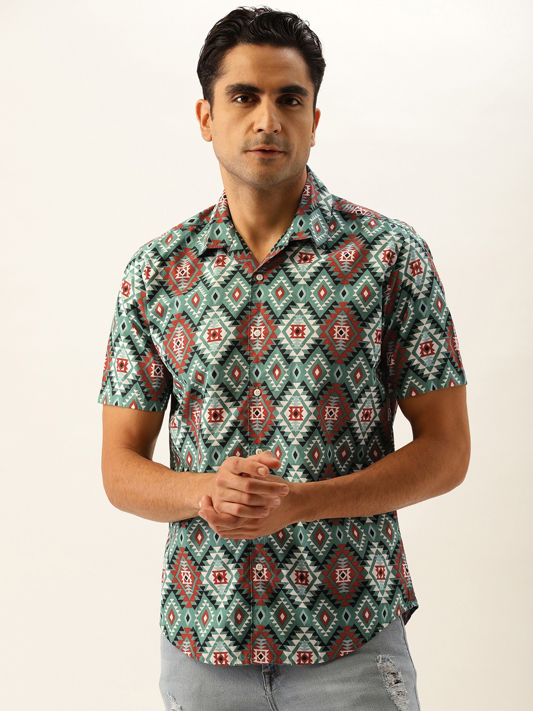 

Bene Kleed Men Green & Red Slim Fit Printed Pure Cotton Casual Shirt