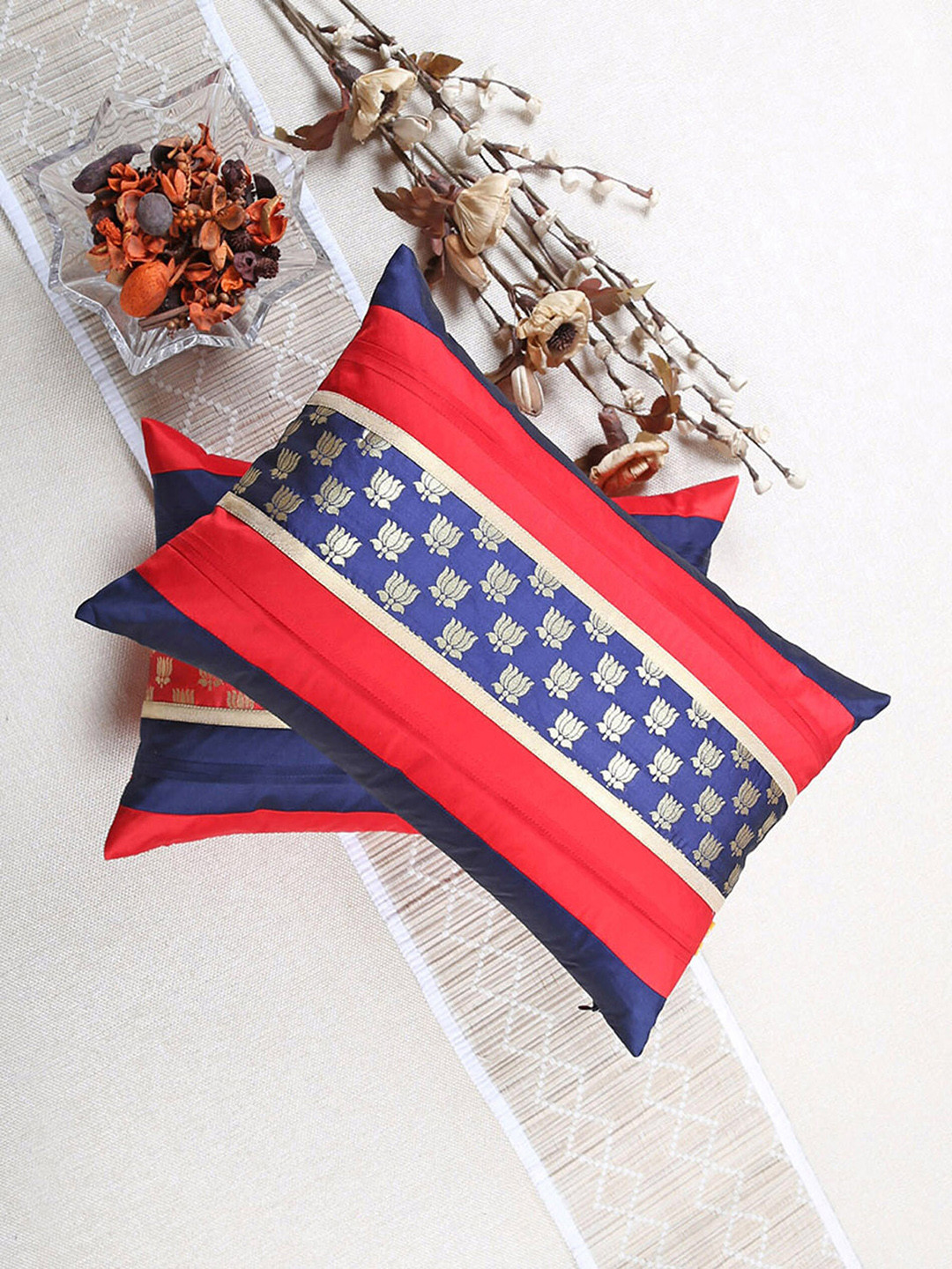 

ANS Set of 2 Red & Blue Floral Rectangle Cushion Covers
