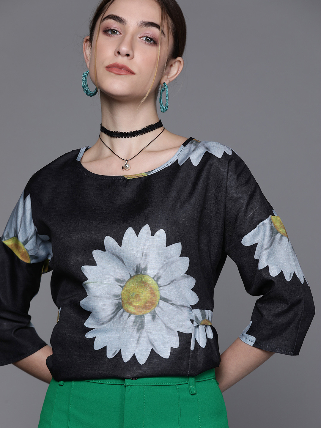

JC Mode Black & Blue Floral Print Top