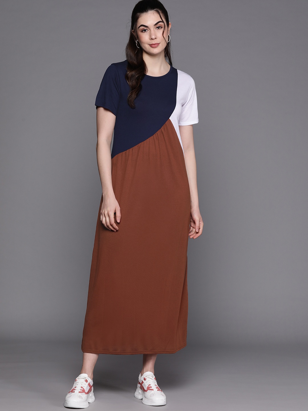 

JC Mode Brown & Navy Blue Colourblocked Maxi Dress