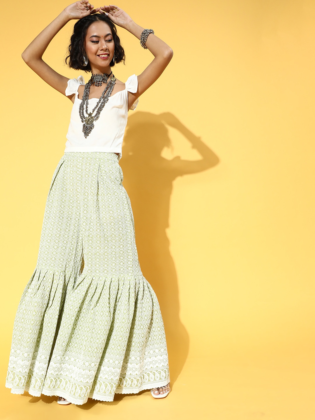 

InWeave Women Classic White Solid Cropped Co-Ords