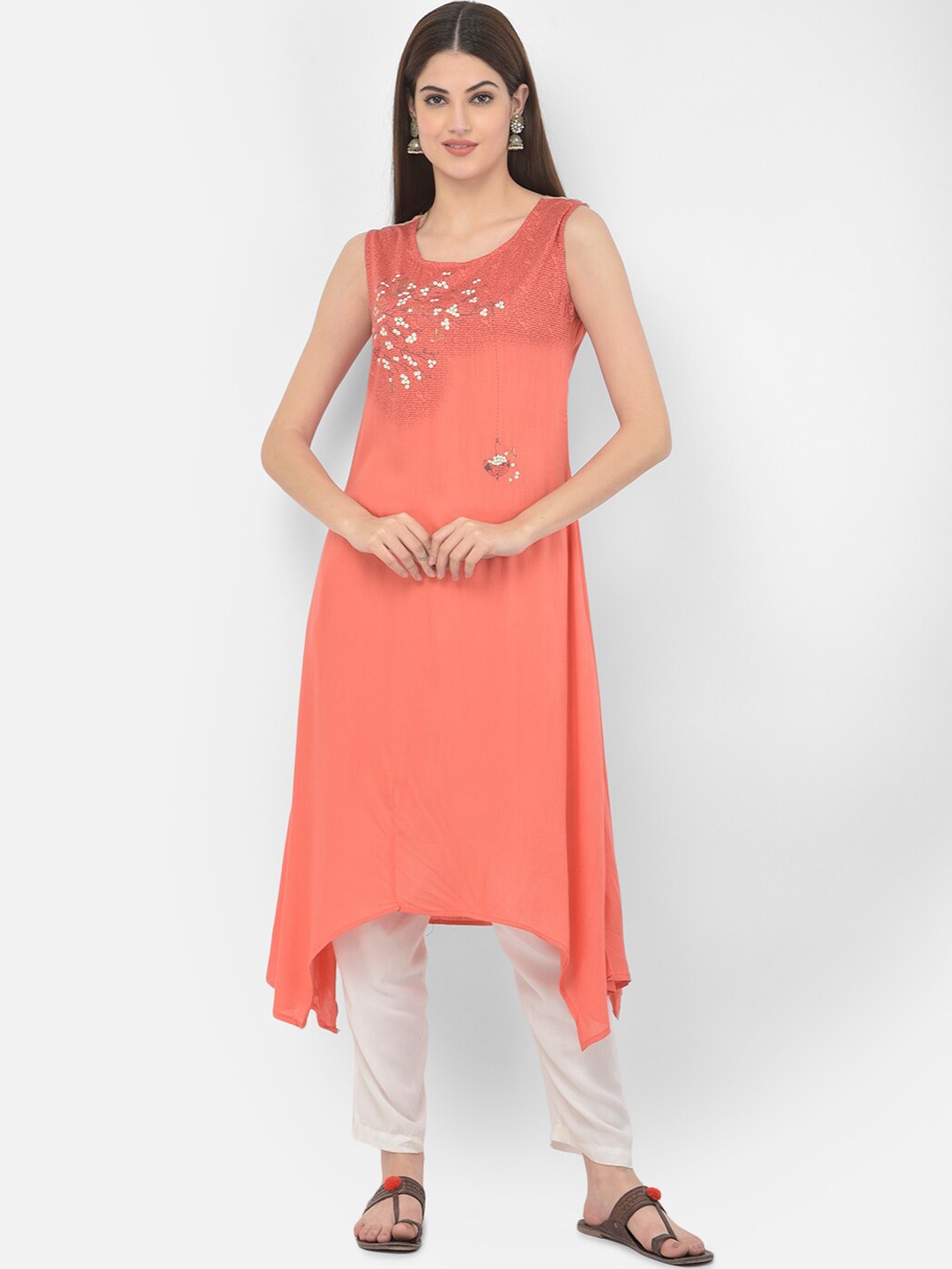 

Span Women Pink Thread Work Kurta