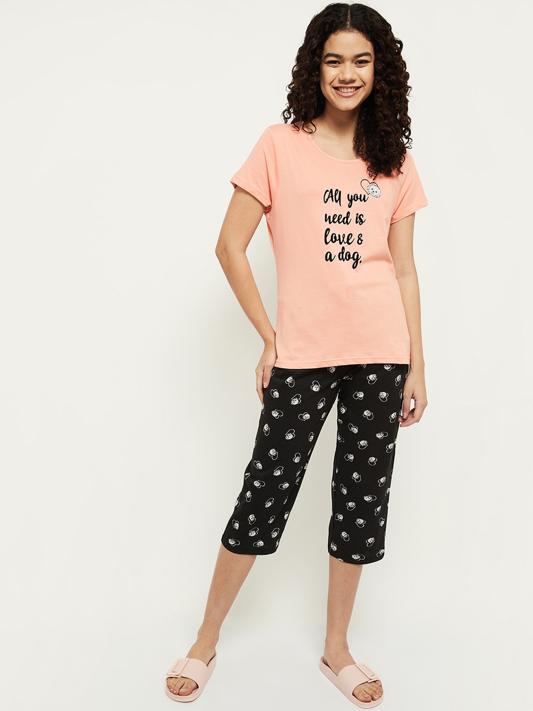 

max Women Peach-Coloured & Black Printed Night suit