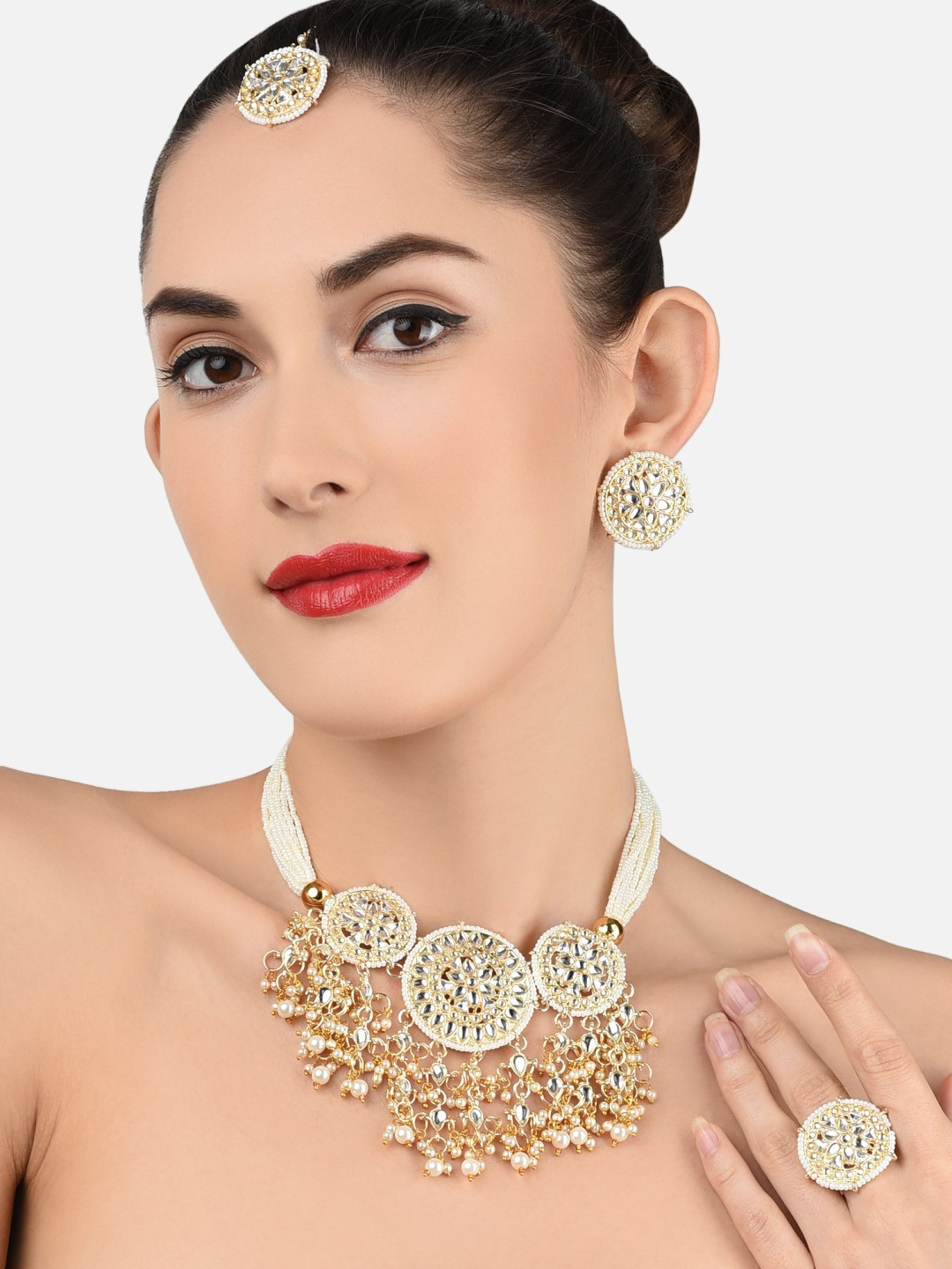 

Zaveri Pearls Gold-Plated White Kundan-Studded & Beaded Jewellery Set
