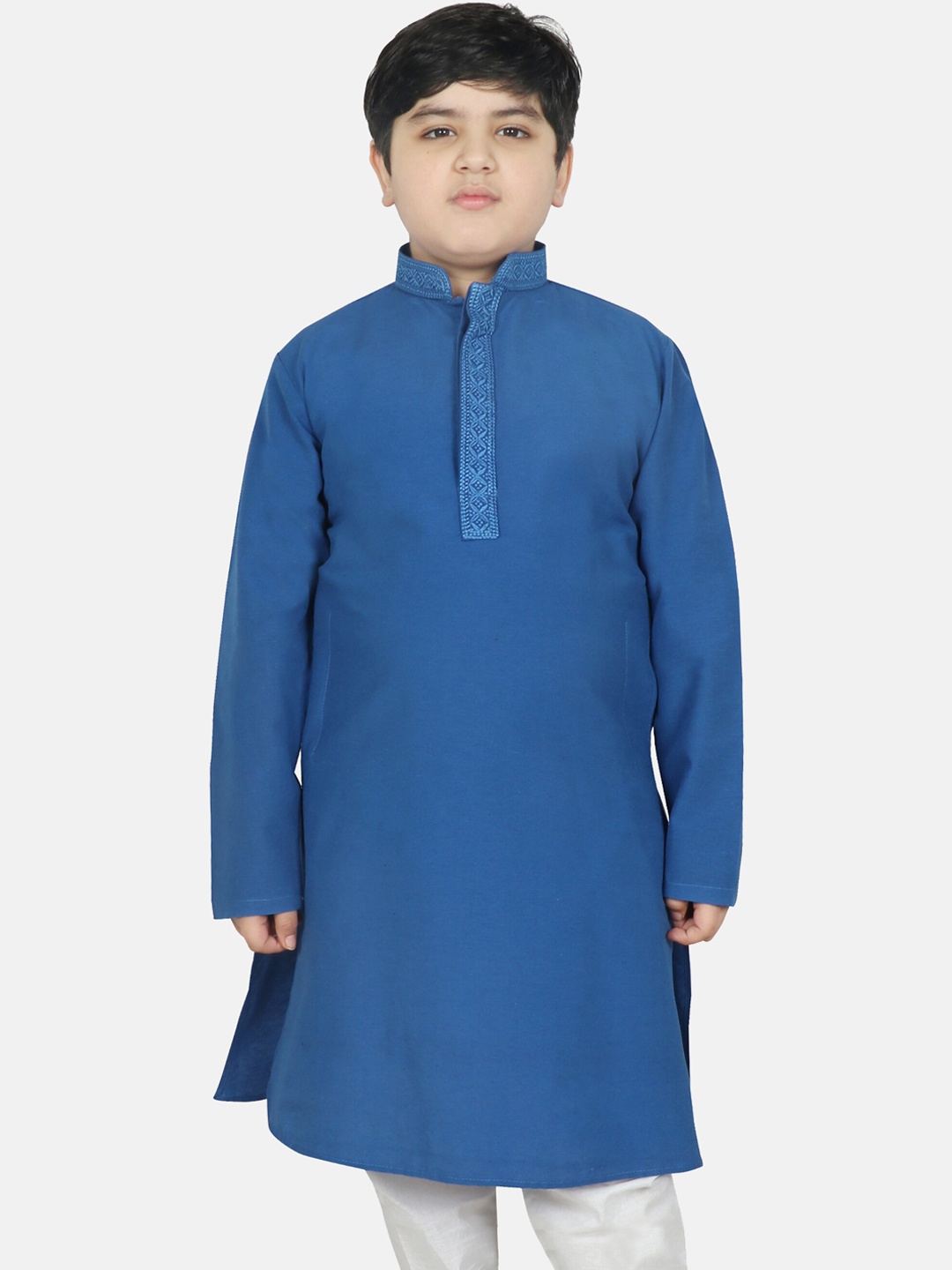 

SG YUVRAJ Boys Blue Kurta With Embroidered Neck Detail