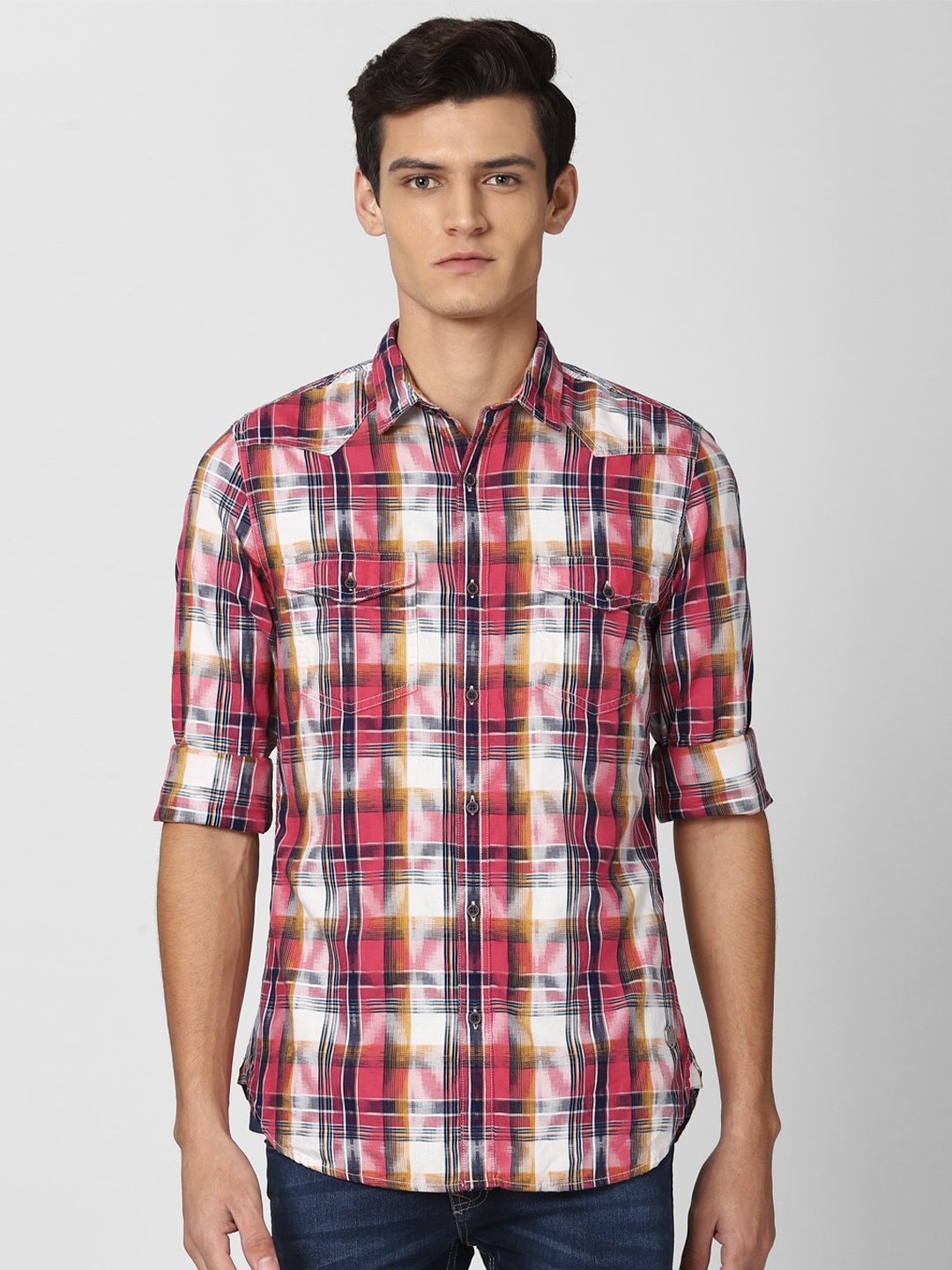 

Peter England Casuals Men Red Slim Fit Checked Cotton Casual Shirt