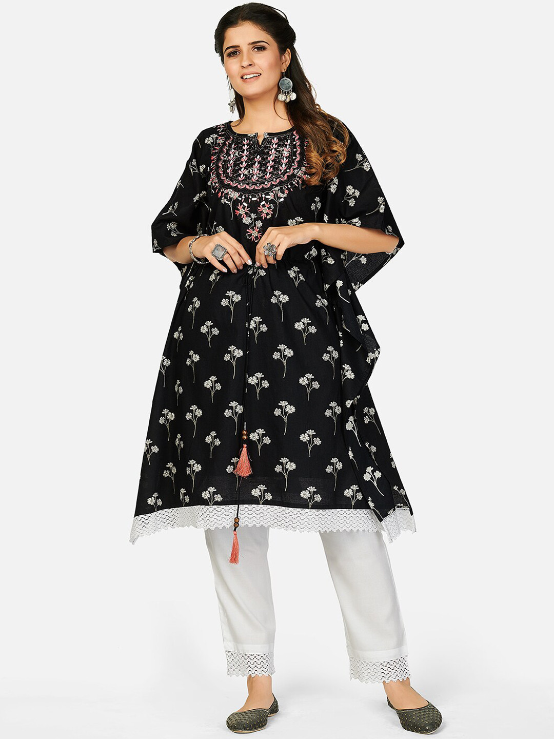 

Vbuyz Women Black & White Floral Printed Pure Cotton Kaftan Kurta with Trousers