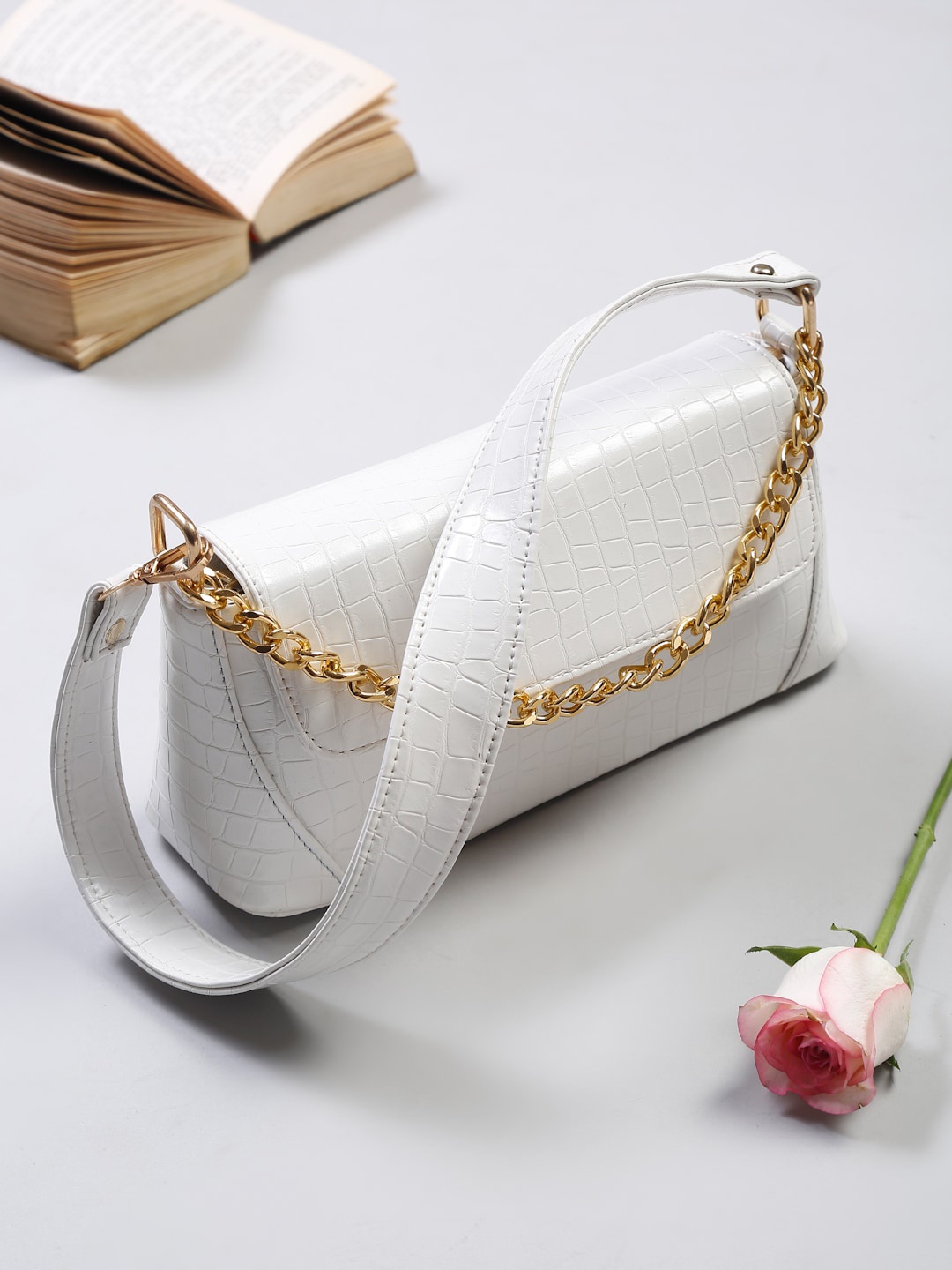 

Apsis White Structured Handheld Bag