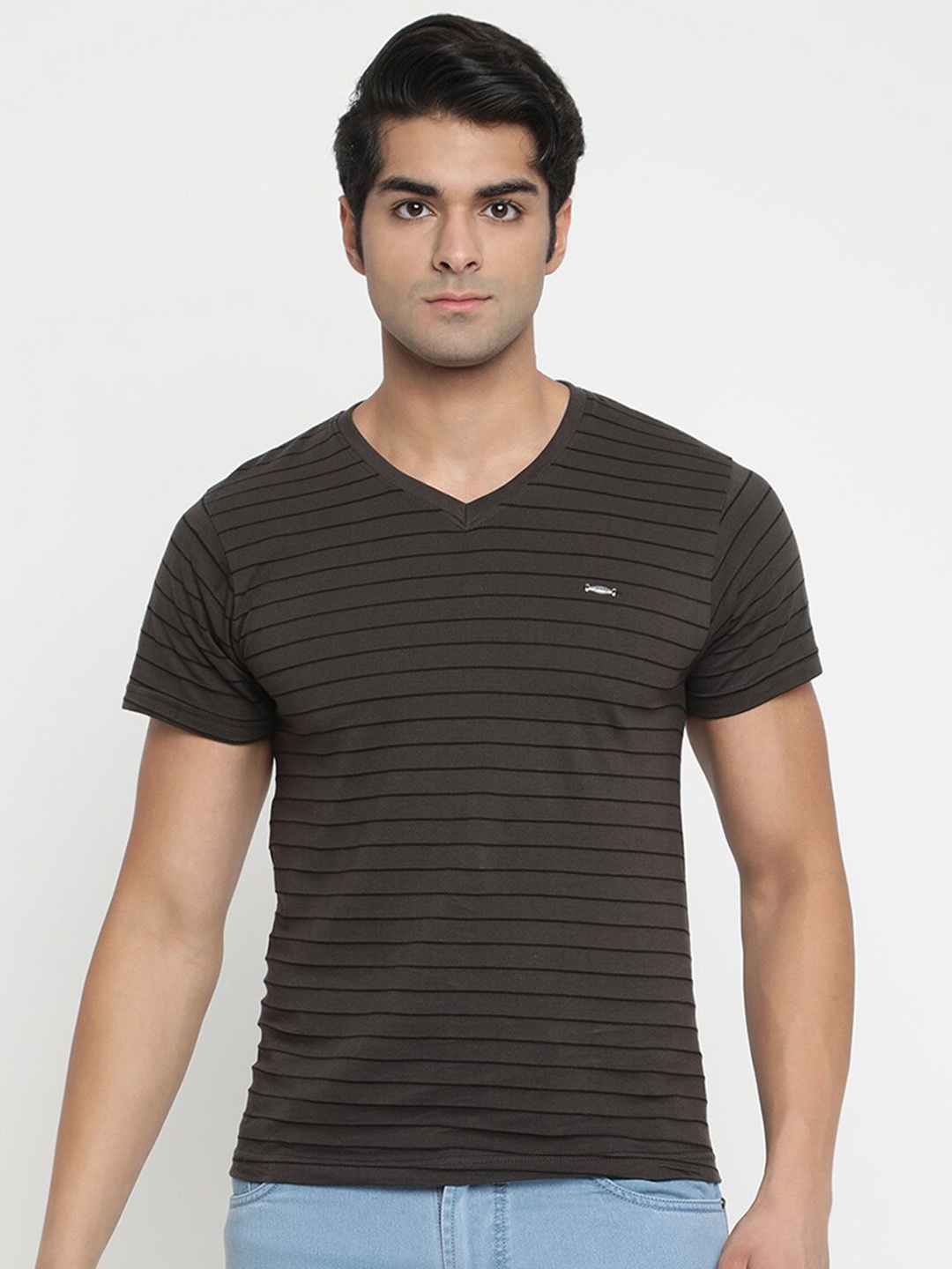 

V2 Value & Variety Men Grey Striped Pockets T-shirt